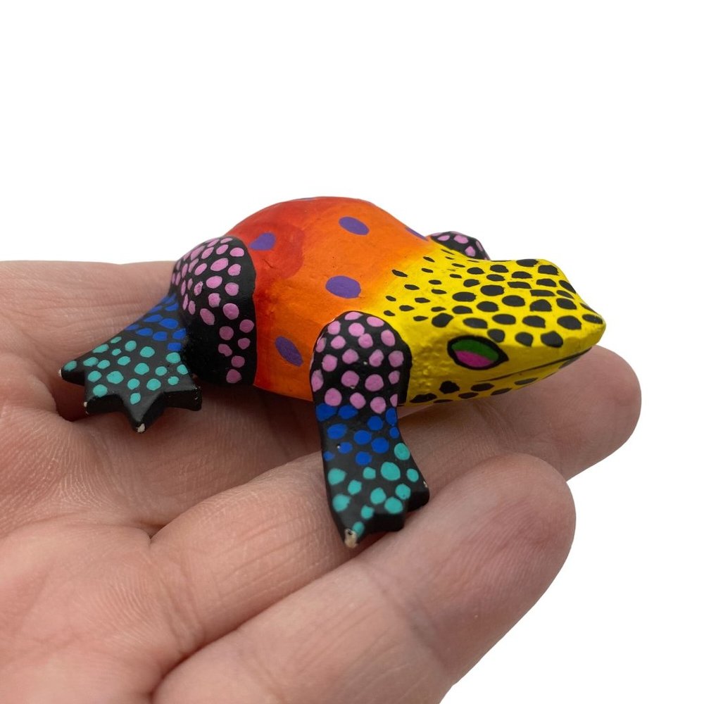Wooden colorful frog brooch yellow orange spotted lapel pin light‎ weight
